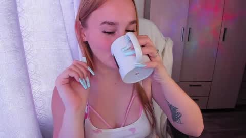 Snapshot of kitten_sun chatting on January 2025 06:24:02 AM kitten_sun online show from January 2025 06:24:02 AM