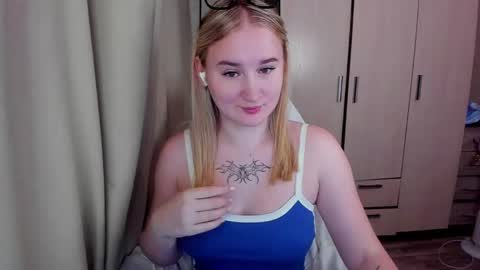 Snapshot of kitten_sun chatting on March 2026 01:21:02 AM kitten_sun online show from March 2026 01:21:02 AM