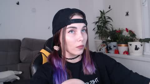 Snapshot of kittie_bear chatting on October 2025 05:26:02 PM Veronica online show from October 2025 05:26:02 PM