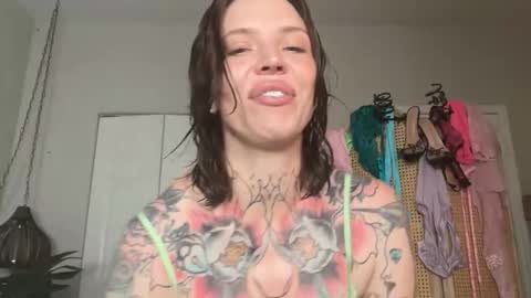 Snapshot of kittjones33 chatting on May 2026 06:04:01 PM kittjones33 online show from May 2026 06:04:01 PM