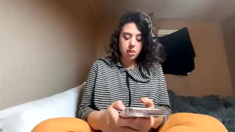 kitty3202 online show from December 2025 04:15:01 PM