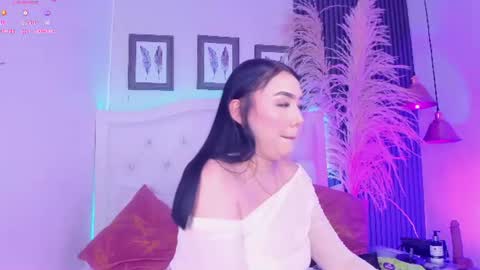 Snapshot of kitty_blueee chatting on June 2026 03:19:02 AM kitty online show from June 2026 03:19:02 AM