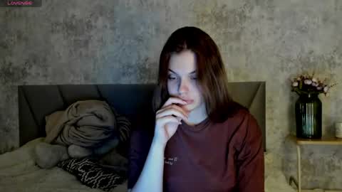 Snapshot of kitty_cathie chatting on April 2026 05:06:02 PM Catherine online show from April 2026 05:06:02 PM