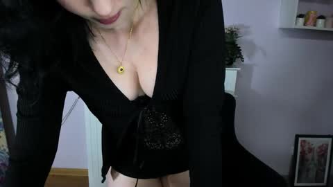 Denise online show from November 2025 10:21:01 PM