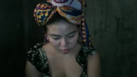 Snapshot of kitty_fussy chatting on April 2026 07:53:02 AM kitty_fussy online show from April 2026 07:53:02 AM