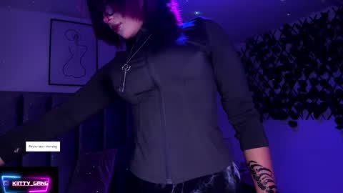 Snapshot of kitty_gang chatting on December 2025 01:02:01 AM Camila online show from December 2025 01:02:01 AM