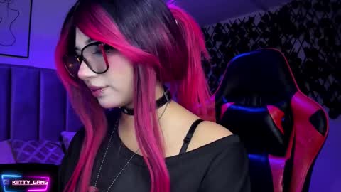 Snapshot of kitty_gang chatting on February 2026 02:37:01 AM Camila online show from February 2026 02:37:01 AM