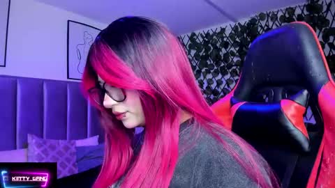 Snapshot of kitty_gang chatting on February 2026 02:21:01 AM Camila online show from February 2026 02:21:01 AM