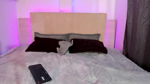 Kate online show from October 2025 10:10:02 PM