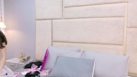 Snapshot of kitty_model chatting on April 2026 12:39:01 PM kitty_model online show from April 2026 12:39:01 PM