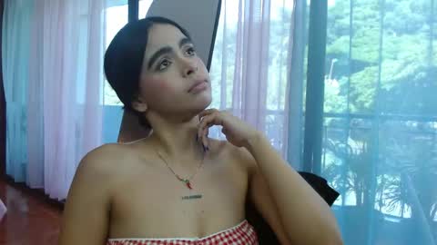 Snapshot of kitty_rousse01 chatting on May 2026 02:33:01 PM online show from May 2026 02:33:01 PM