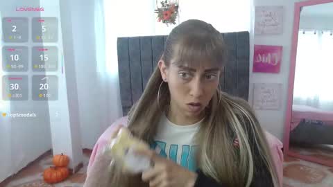 Snapshot of kitty_seducction chatting on October 2025 08:33:02 PM Aleja online show from October 2025 08:33:02 PM