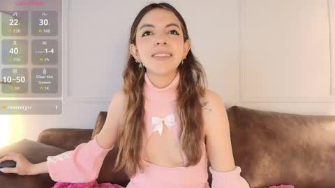 Snapshot of kittybloom_ chatting on May 2026 01:16:02 PM Kitty online show from May 2026 01:16:02 PM