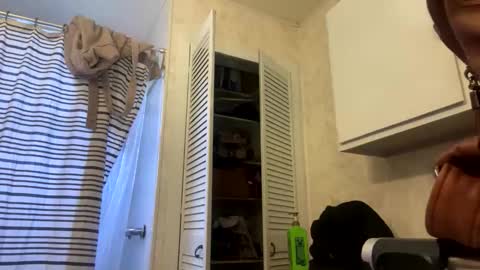 Snapshot of kittycat929709 chatting on March 2026 08:17:01 PM Drip maker online show from March 2026 08:17:01 PM