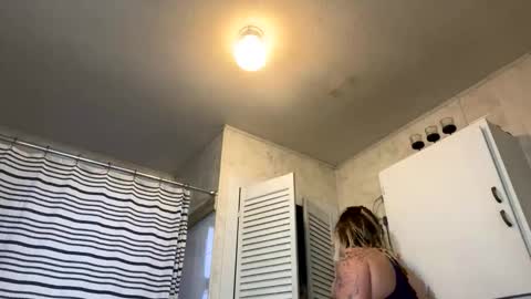 Snapshot of kittycat929709 chatting on April 2026 02:06:01 PM Drip maker online show from April 2026 02:06:01 PM