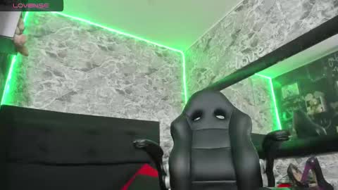 Cata Moon online show from December 2025 06:36:01 PM