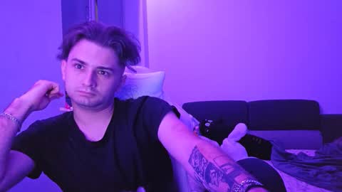 Snapshot of kittyeliz chatting on December 2025 10:03:01 PM Eliz online show from December 2025 10:03:01 PM