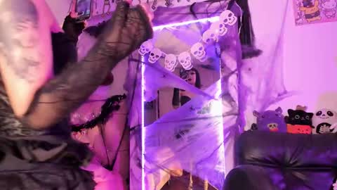 Snapshot of kittygoth_ chatting on October 2025 11:34:02 PM Kitty Goth online show from October 2025 11:34:02 PM