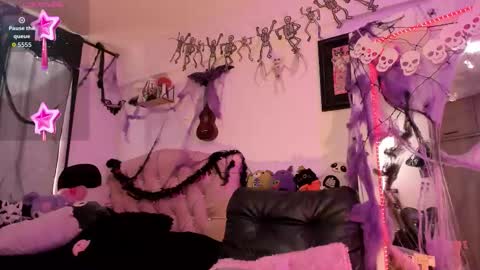 Snapshot of kittygoth_ chatting on October 2025 05:09:02 PM Kitty Goth online show from October 2025 05:09:02 PM