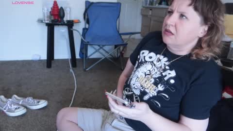 Snapshot of kittykay86 chatting on February 2025 05:46:02 PM Bella Blue BBW online show from February 2025 05:46:02 PM