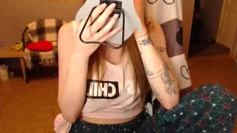 Snapshot of kittylovemoon chatting on April 2026 08:42:02 PM KittyloveMoon online show from April 2026 08:42:02 PM