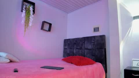 Snapshot of kittymyers chatting on September 2025 01:11:02 PM kitty online show from September 2025 01:11:02 PM