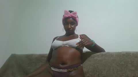 Snapshot of kittynkinky chatting on December 2024 08:00:02 PM Kitty Kinky online show from December 2024 08:00:02 PM