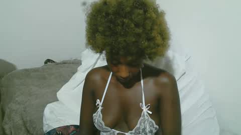 Snapshot of kittynkinky chatting on January 2025 11:46:01 AM Kitty Kinky online show from January 2025 11:46:01 AM
