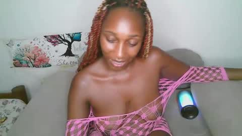 Snapshot of kittynkinky chatting on March 2025 08:05:01 PM Kitty Kinky online show from March 2025 08:05:01 PM