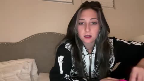 Snapshot of kittypurr79 chatting on December 2024 05:47:01 AM kittypurr79 online show from December 2024 05:47:01 AM