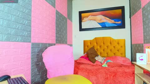 Snapshot of kittyqueen01 chatting on December 2024 01:30:01 AM Tatiana Guerrero online show from December 2024 01:30:01 AM