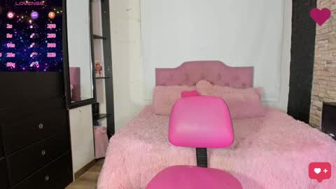 Snapshot of kittyqueen01 chatting on January 2025 06:41:02 AM Tatiana Guerrero online show from January 2025 06:41:02 AM