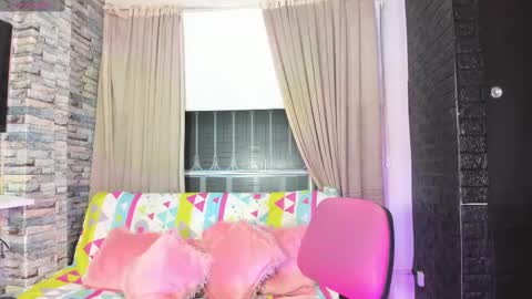 Snapshot of kittyqueen01 chatting on February 2025 03:52:02 AM Tatiana Guerrero online show from February 2025 03:52:02 AM