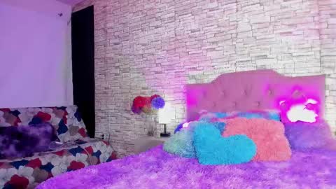 Snapshot of kittyqueen01 chatting on October 2025 01:31:02 AM Tatiana Guerrero online show from October 2025 01:31:02 AM