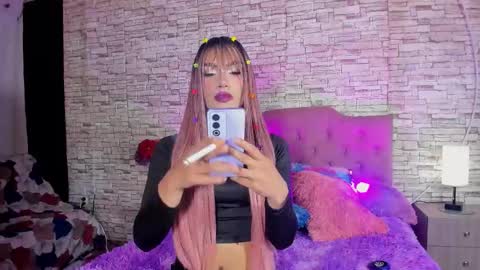 Snapshot of kittyqueen01 chatting on October 2025 05:19:02 AM Tatiana Guerrero online show from October 2025 05:19:02 AM