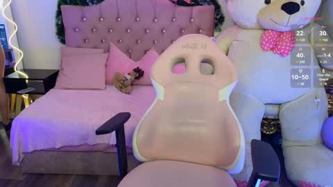 Kitty  online show from December 2024 06:27:01 PM