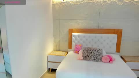  K I T T  Y  online show from March 2026 12:27:02 PM