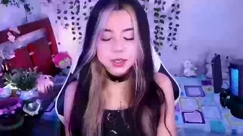 Snapshot of kittyuwu_ chatting on March 2026 10:35:01 PM Kittyuwu online show from March 2026 10:35:01 PM