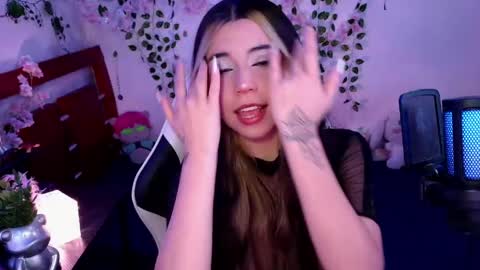 Snapshot of kittyuwu_ chatting on April 2026 02:16:02 AM Kittyuwu online show from April 2026 02:16:02 AM