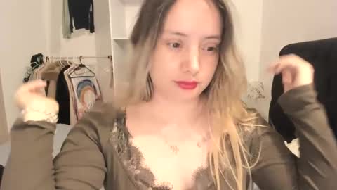 kittywantslove23 online show from October 2025 12:44:02 AM