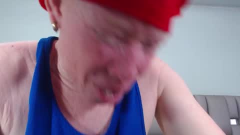 kittywhiteass online show from September 2025 07:59:01 PM