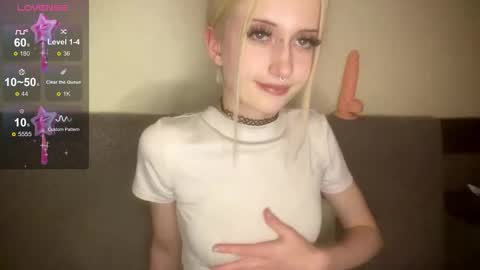 kittywithu online show from November 2025 12:26:01 PM