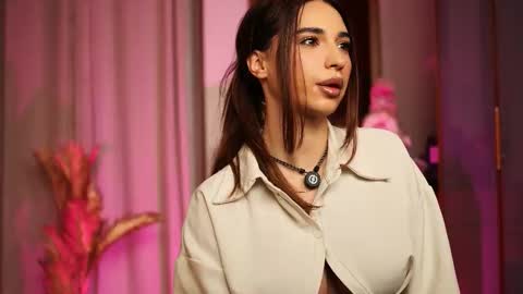 Erika online show from January 2026 09:05:02 PM