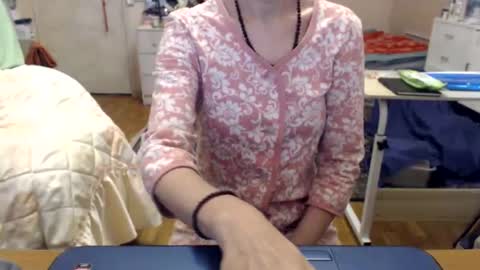 KiuminBerry online show from November 2025 09:00:02 AM