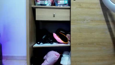 Lili online show from November 2025 11:30:01 AM