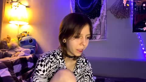 Luna online show from November 2025 08:00:01 PM