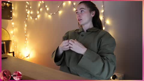 Snapshot of kjfucks chatting on October 2025 09:29:01 AM JaneSweet online show from October 2025 09:29:01 AM