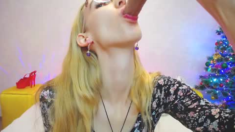 Klary online show from December 2024 12:49:01 PM