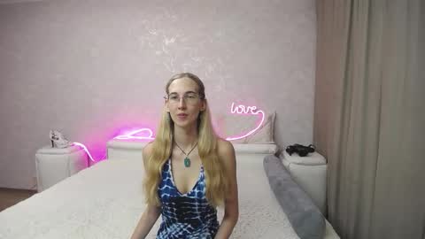 Klary online show from December 2025 05:23:01 AM