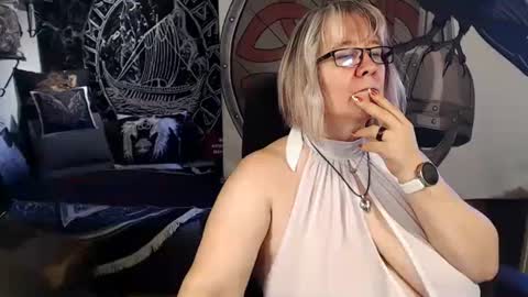 Michelle online show from September 2025 07:45:01 AM